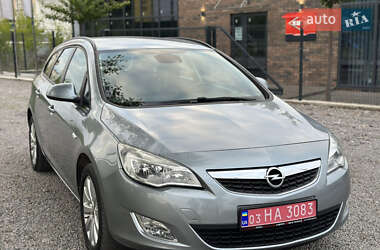 Універсал Opel Astra 2010 в Вінниці