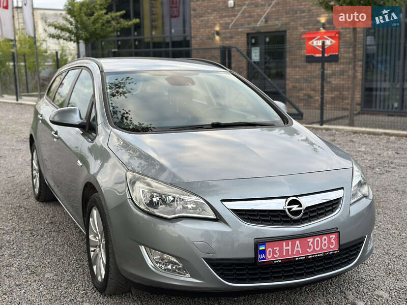 Універсал Opel Astra 2010 в 