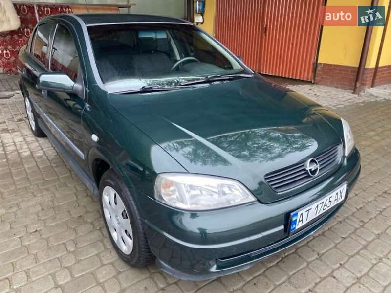 Седан Opel Astra 2002 в Кутах