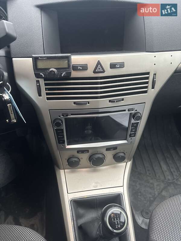 Універсал Opel Astra 2008 в Полтаві