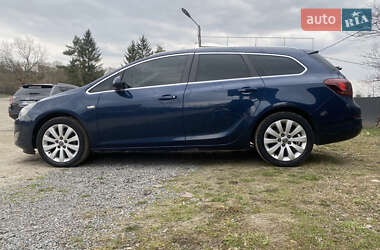 Универсал Opel Astra 2011 в 