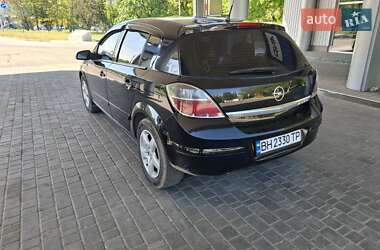 Хэтчбек Opel Astra 2008 в 