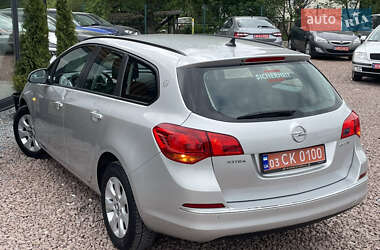Универсал Opel Astra 2015 в 