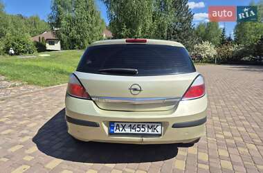 Хэтчбек Opel Astra 2004 в 