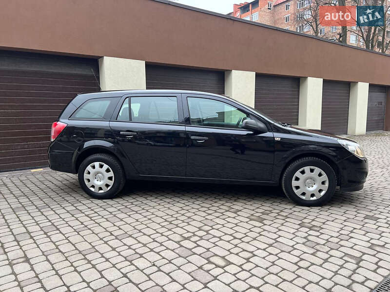 Универсал Opel Astra 2010 в Коломые