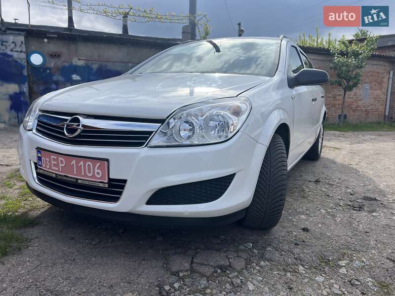 Универсал Opel Astra 2010 в Нежине