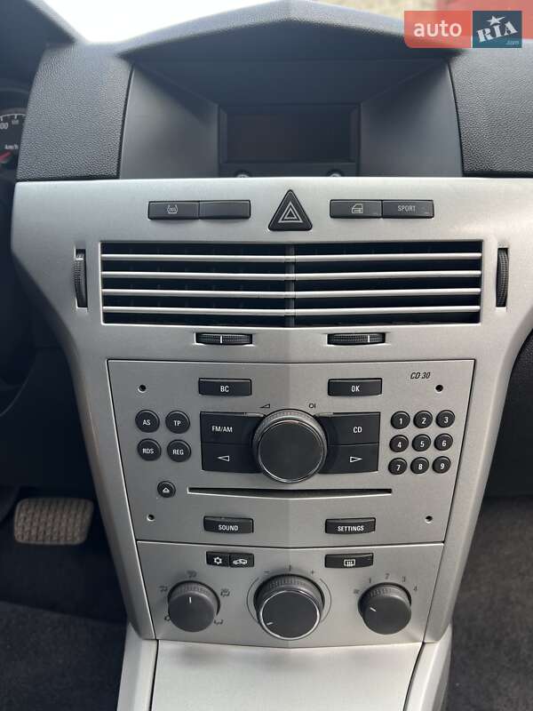 Универсал Opel Astra 2010 в Нежине