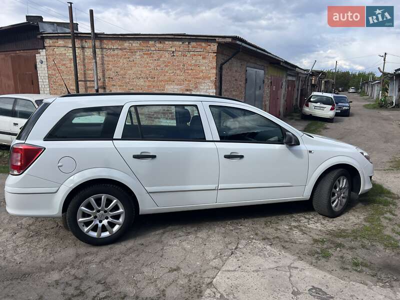 Универсал Opel Astra 2010 в Нежине