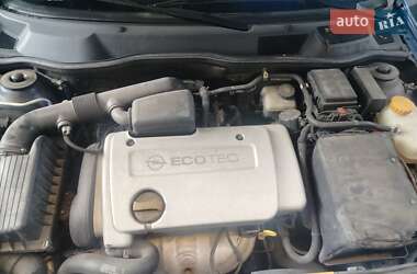 Седан Opel Astra 2004 в 