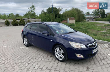 Універсал Opel Astra 2011 в 