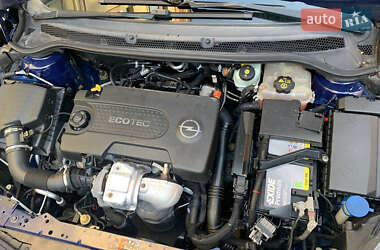 Універсал Opel Astra 2011 в 