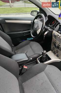 Хетчбек Opel Astra 2008 в 