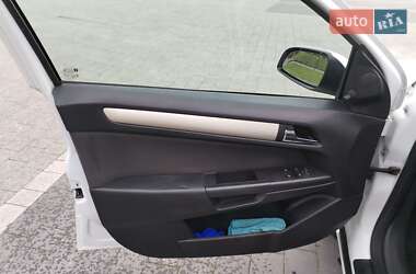 Хетчбек Opel Astra 2008 в 