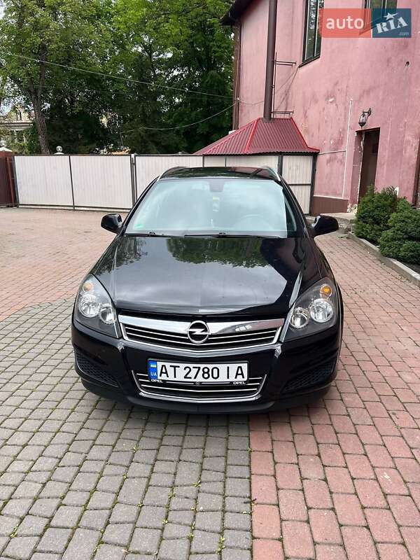 Універсал Opel Astra 2010 в Снятині