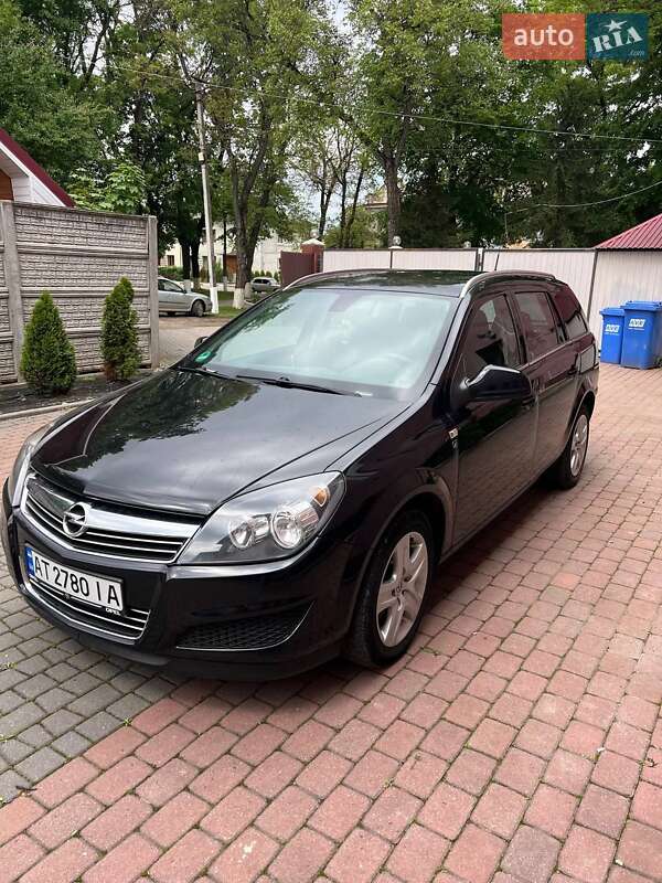Універсал Opel Astra 2010 в Снятині