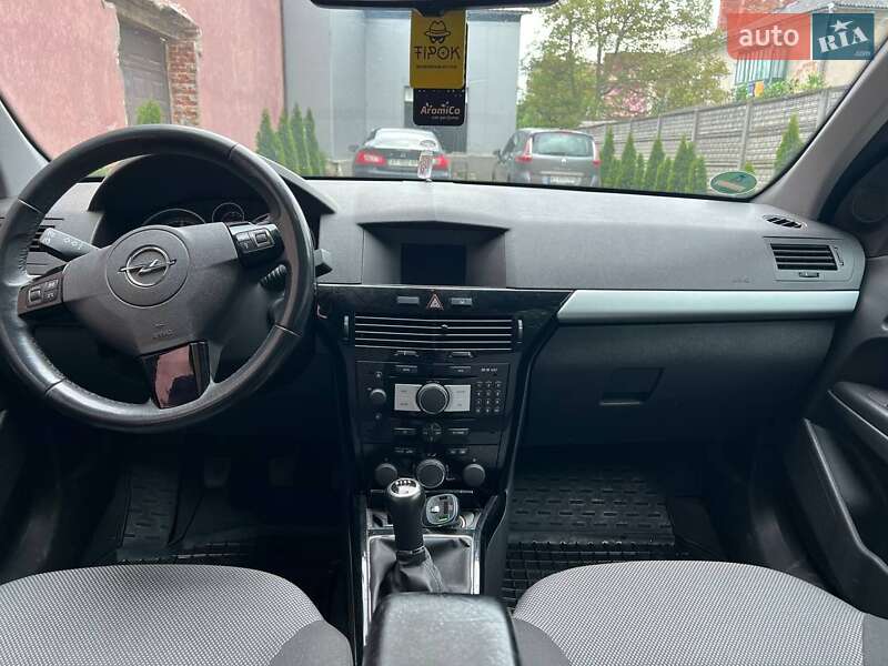 Універсал Opel Astra 2010 в Снятині