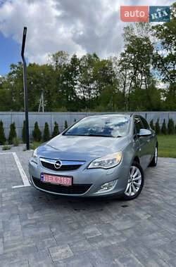 Opel Astra 2012 Opel Astra 2012