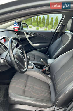 Хетчбек Opel Astra 2012 в 