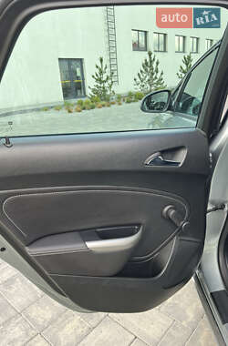 Хетчбек Opel Astra 2012 в 