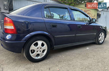 Хетчбек Opel Astra 2003 в 