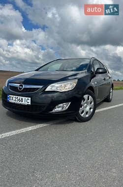 Opel Astra 2011