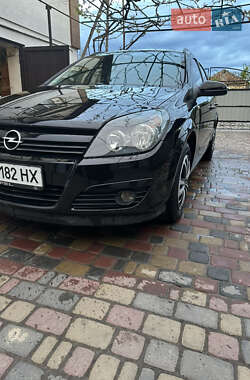 Універсал Opel Astra 2005 в Рівному