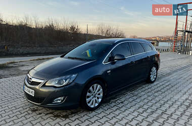 Універсал Opel Astra 2012 в 