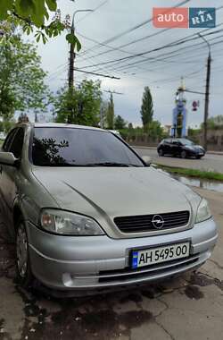 Седан Opel Astra 2006 в 