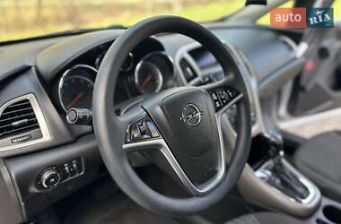 Хэтчбек Opel Astra 2010 в 