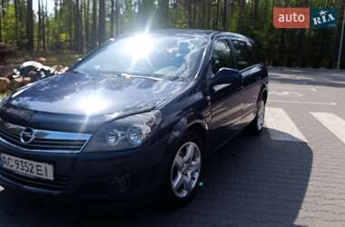 Универсал Opel Astra 2010 в 