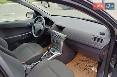 Хетчбек Opel Astra 2009 в 