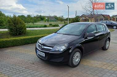 Хетчбек Opel Astra 2009 в 
