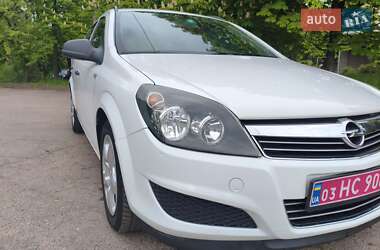 Універсал Opel Astra 2010 в 