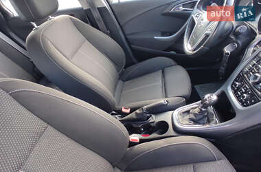 Універсал Opel Astra 2014 в 
