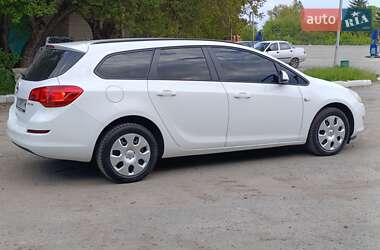Универсал Opel Astra 2012 в 