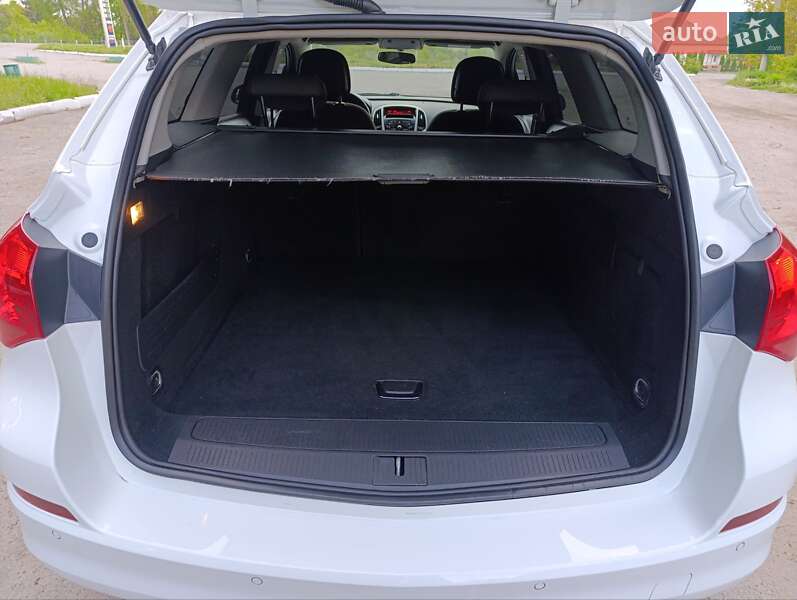 Универсал Opel Astra 2012 в Хмельницком