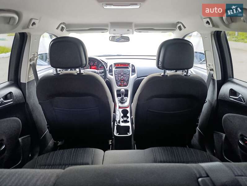 Универсал Opel Astra 2012 в Хмельницком
