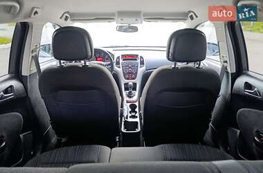 Универсал Opel Astra 2012 в 