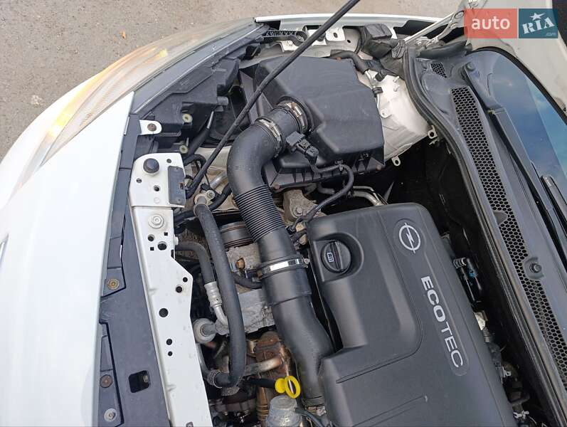 Универсал Opel Astra 2012 в Хмельницком