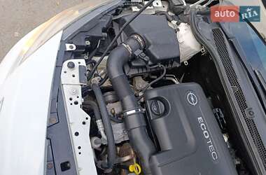 Универсал Opel Astra 2012 в 