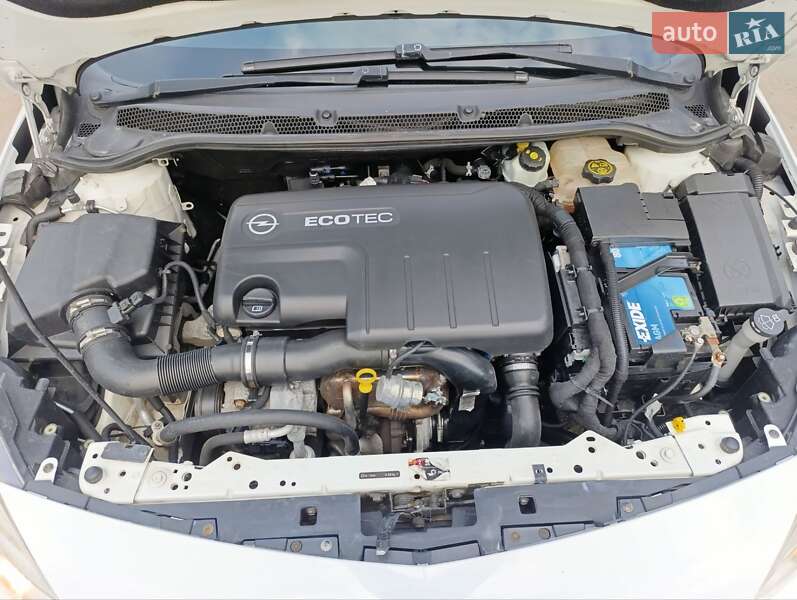 Универсал Opel Astra 2012 в Хмельницком