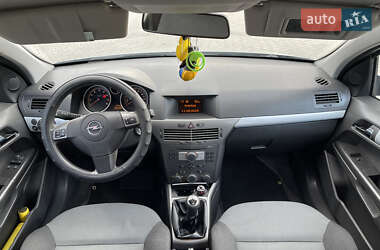Універсал Opel Astra 2005 в 