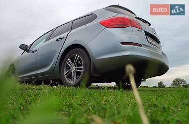 Универсал Opel Astra 2011 в Рудки