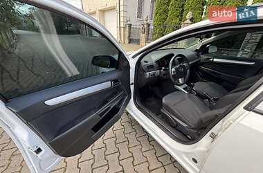 Универсал Opel Astra 2010 в 