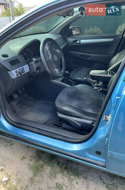 Хетчбек Opel Astra 2005 в 