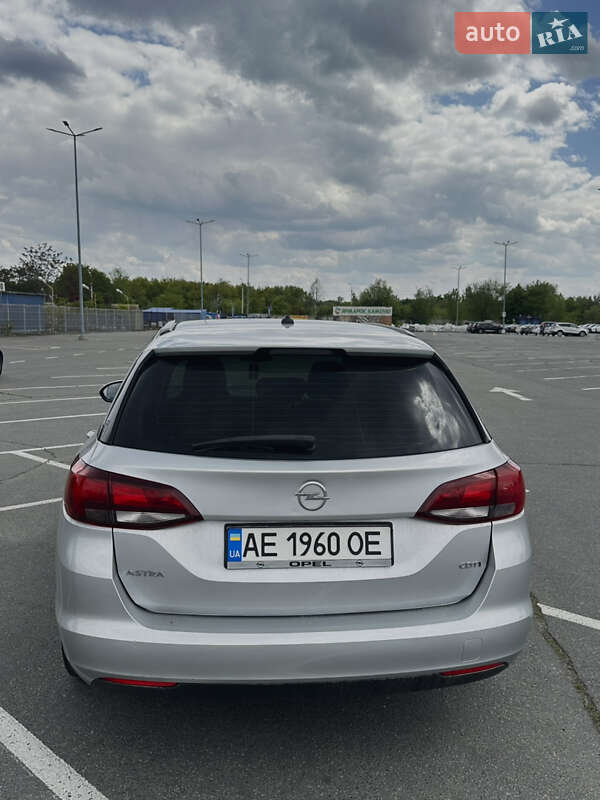 Универсал Opel Astra 2017 в Днепре