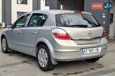 Хетчбек Opel Astra 2005 в 