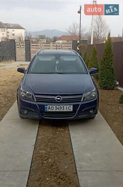 Универсал Opel Astra 2005 в Иршаве