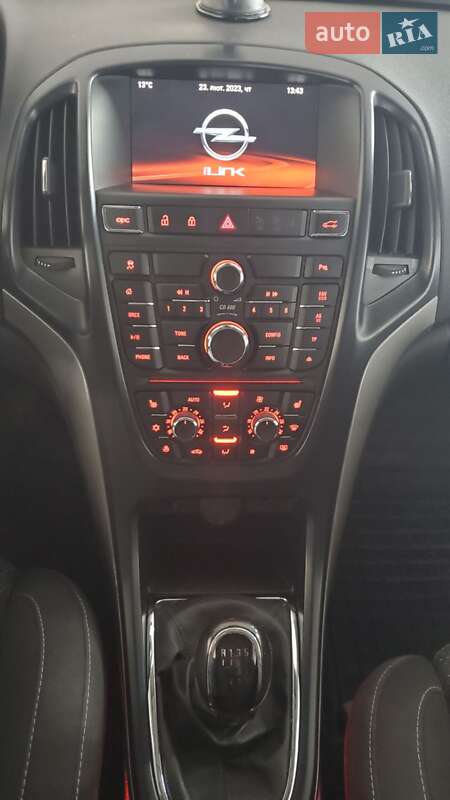 Универсал Opel Astra 2013 в Виноградове