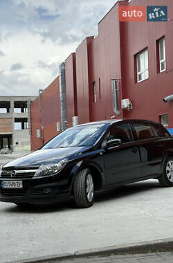 Хэтчбек Opel Astra 2006 в 